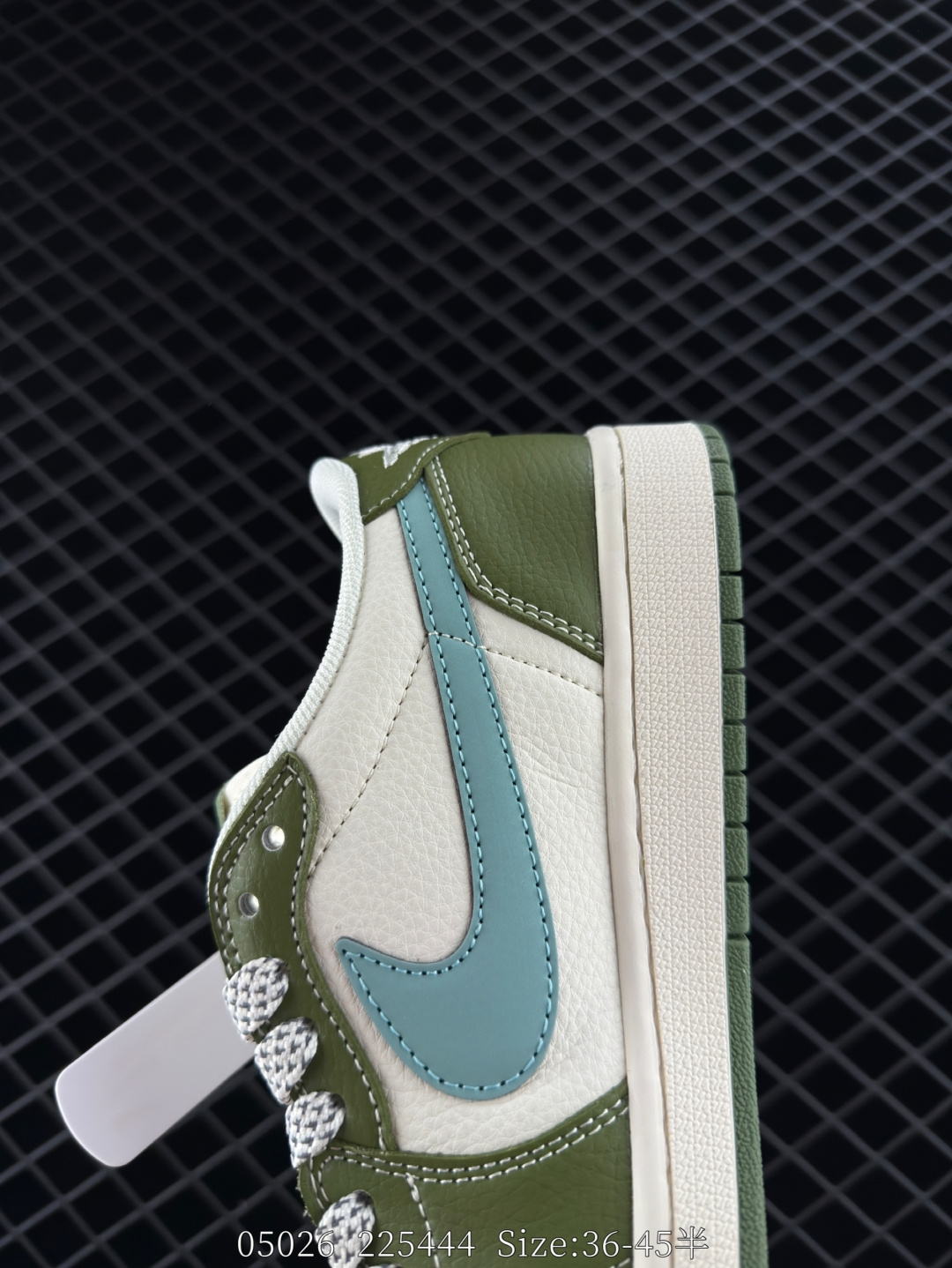 Travis Scott x Air Jordan 1 ” Reverse Mocha “